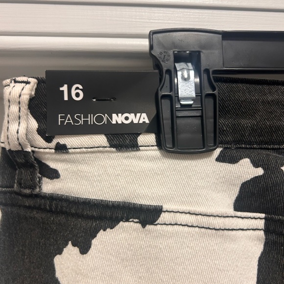 New cow print shorts 16 - Picture 4 of 5